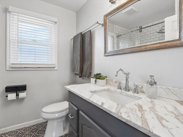 5 Olde Hickory Road, Coralville, IA 52241