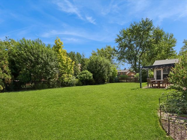 5 Olde Hickory Road, Coralville, IA 52241