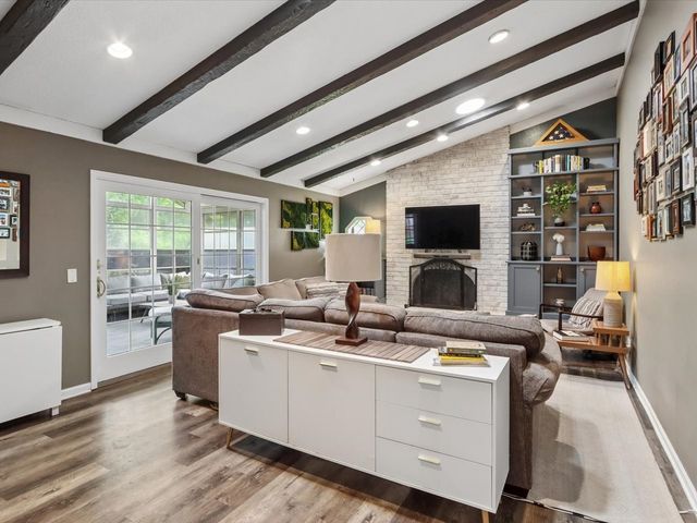 5 Olde Hickory Road, Coralville, IA 52241