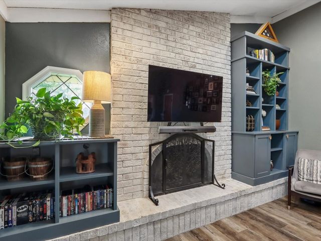 5 Olde Hickory Road, Coralville, IA 52241