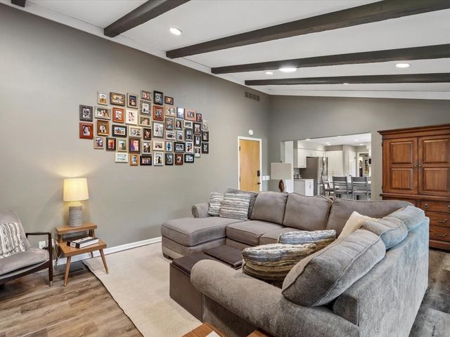 5 Olde Hickory Road, Coralville, IA 52241