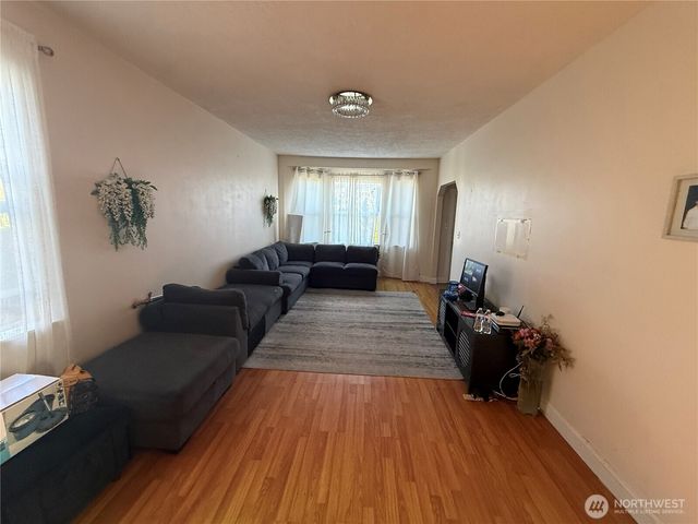 3926 S Warsaw Street, Seattle, WA 98118