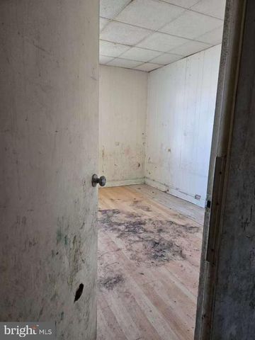 5548 N 5TH ST, Philadelphia, PA 19120