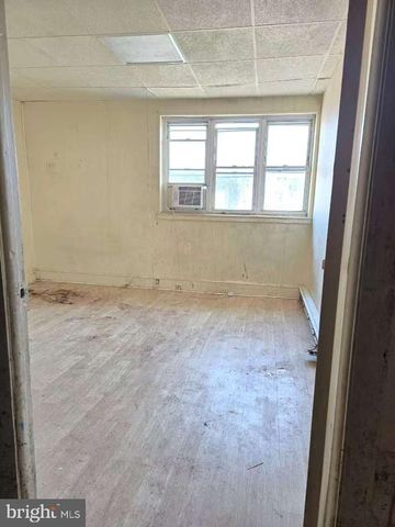 5548 N 5TH ST, Philadelphia, PA 19120