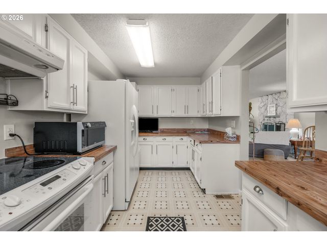 60 Ne 23RD St, Gresham, OR 97030