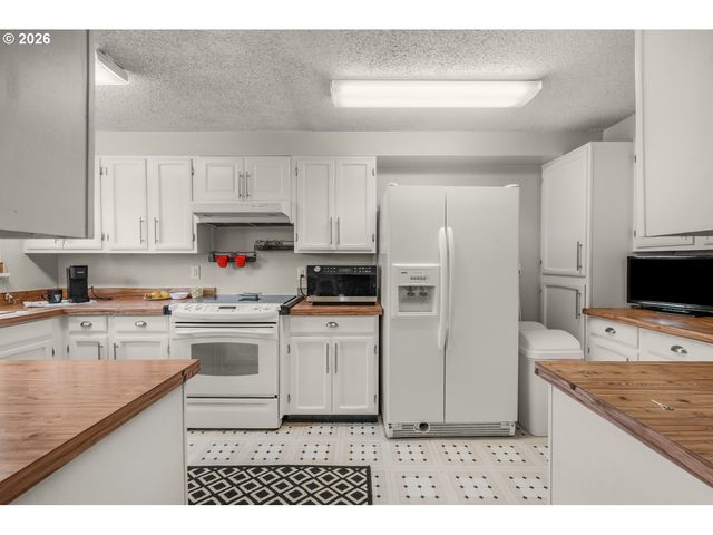 60 Ne 23RD St, Gresham, OR 97030