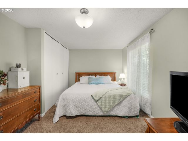 60 Ne 23RD St, Gresham, OR 97030