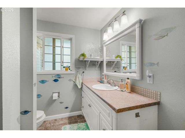 60 Ne 23RD St, Gresham, OR 97030