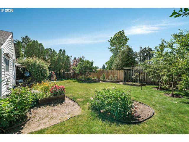 60 Ne 23RD St, Gresham, OR 97030