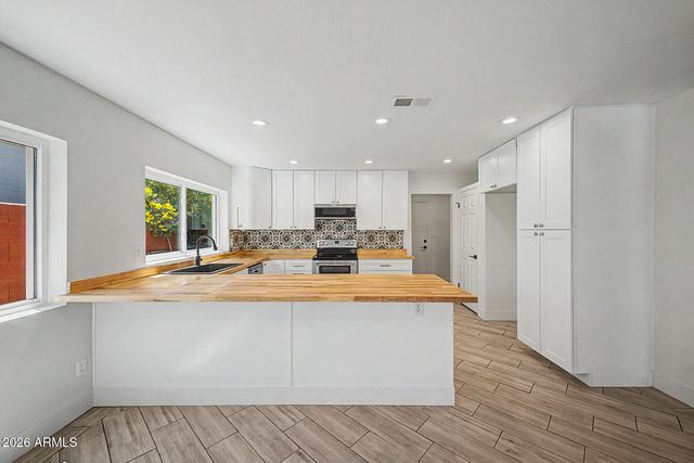 814 E CHILTON Drive, Tempe, AZ 85283