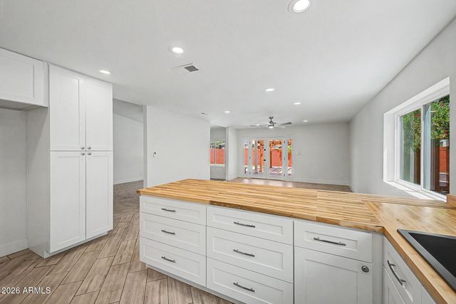 814 E CHILTON Drive, Tempe, AZ 85283