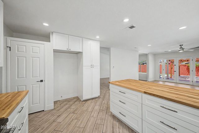 814 E CHILTON Drive, Tempe, AZ 85283