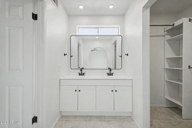 814 E CHILTON Drive, Tempe, AZ 85283
