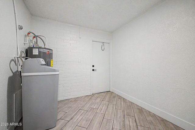 814 E CHILTON Drive, Tempe, AZ 85283