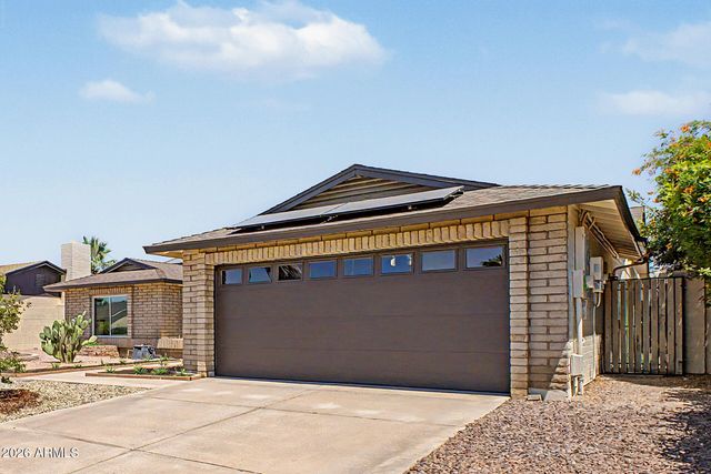 814 E CHILTON Drive, Tempe, AZ 85283