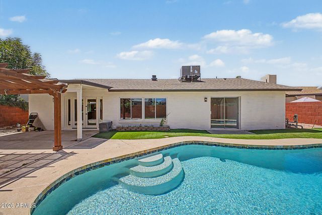 814 E CHILTON Drive, Tempe, AZ 85283