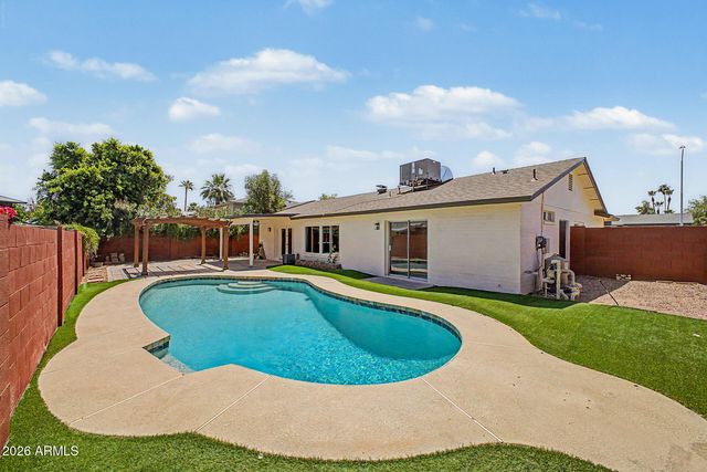 814 E CHILTON Drive, Tempe, AZ 85283