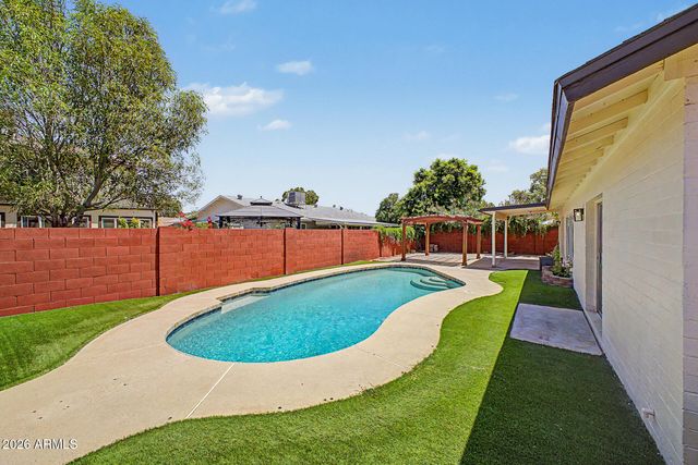 814 E CHILTON Drive, Tempe, AZ 85283