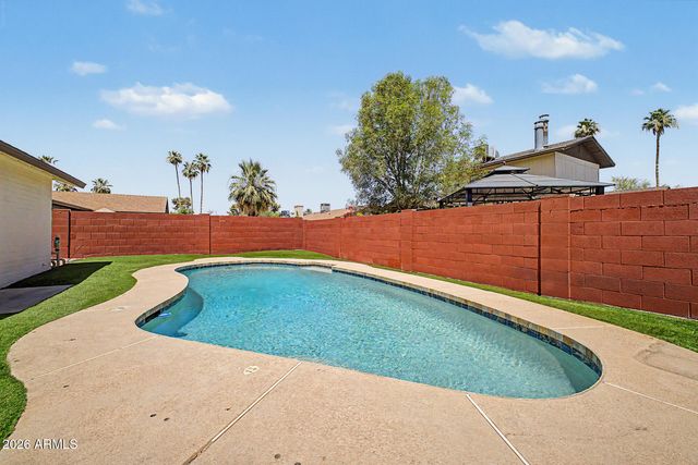 814 E CHILTON Drive, Tempe, AZ 85283