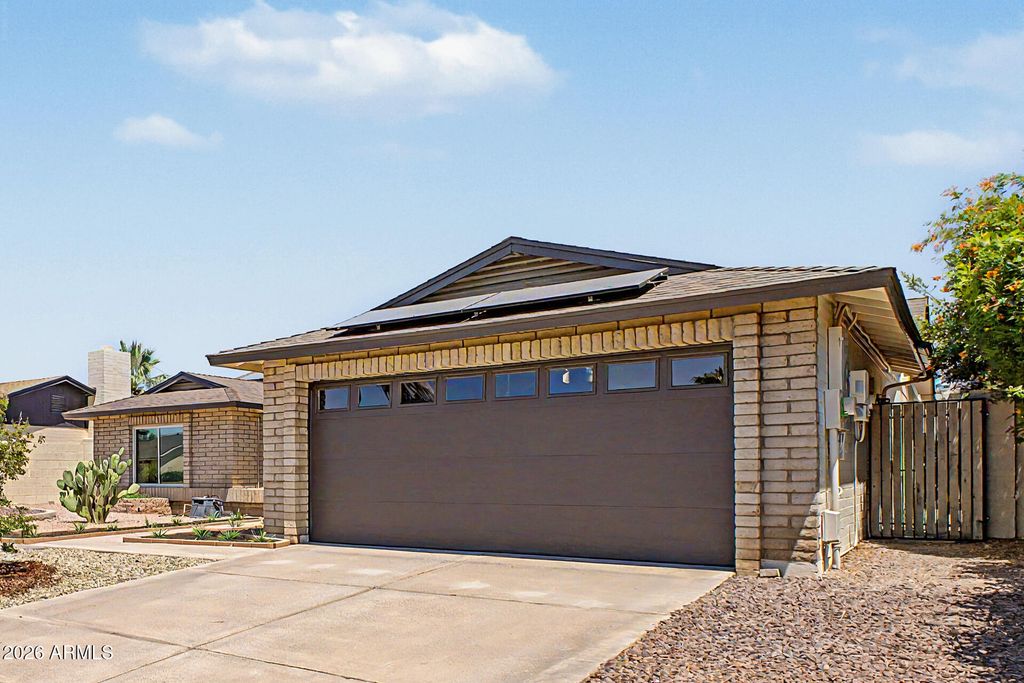 814 E CHILTON Drive, Tempe, AZ 85283 — photo 4