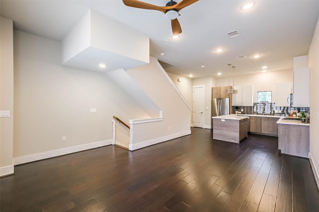 2401 Crawford Street C1B, Houston, TX 77004