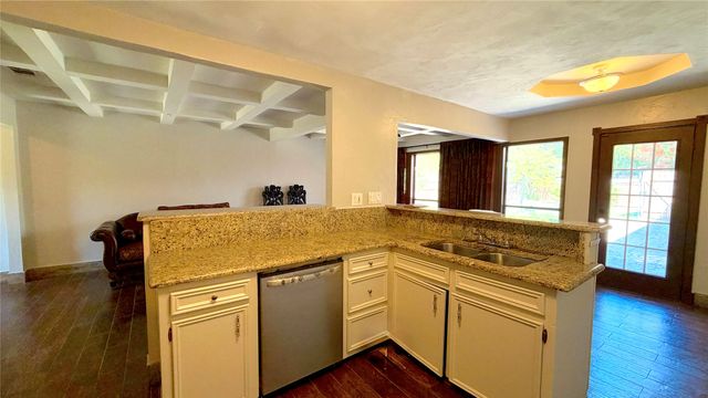 1002 Glenda Street, Terrell, TX 75160