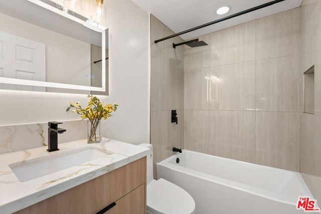 8420 Bleriot Avenue, Los Angeles, CA 90045