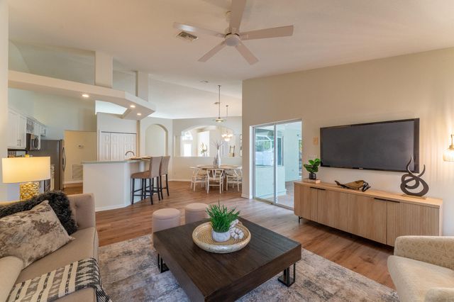 513 SE Cliff Road, Port St. Lucie, Port St Lucie, FL 34984