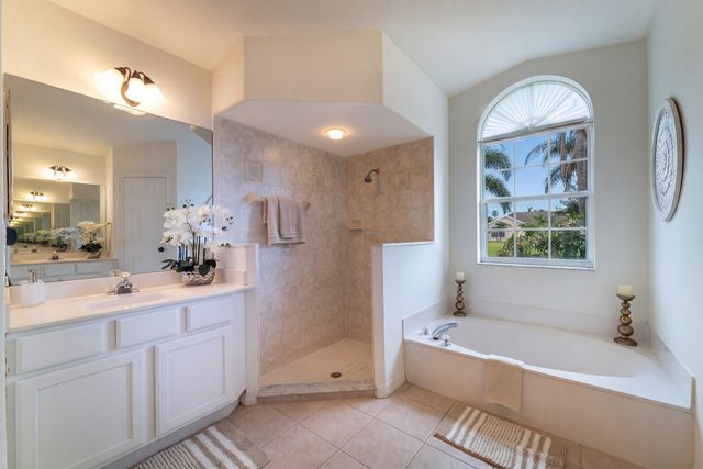 513 SE Cliff Road, Port St. Lucie, Port St Lucie, FL 34984