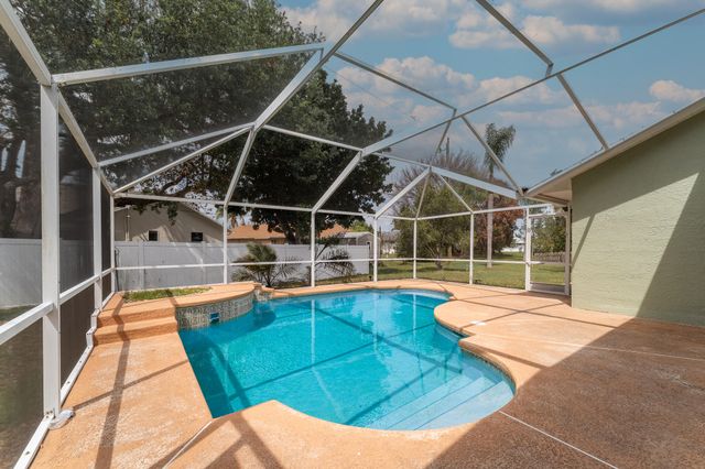 513 SE Cliff Road, Port St. Lucie, Port St Lucie, FL 34984