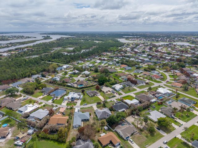 513 SE Cliff Road, Port St. Lucie, Port St Lucie, FL 34984
