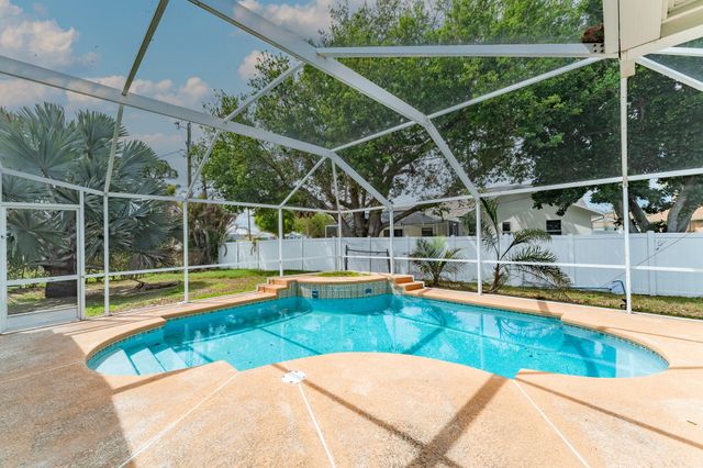 513 SE Cliff Road, Port St. Lucie, Port St Lucie, FL 34984