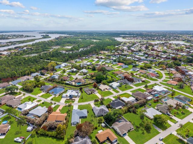 513 SE Cliff Road, Port St. Lucie, Port St Lucie, FL 34984