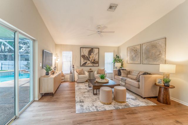 513 SE Cliff Road, Port St. Lucie, Port St Lucie, FL 34984