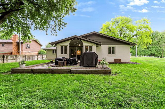 734 N Peterman Road, Greenwood, IN 46142