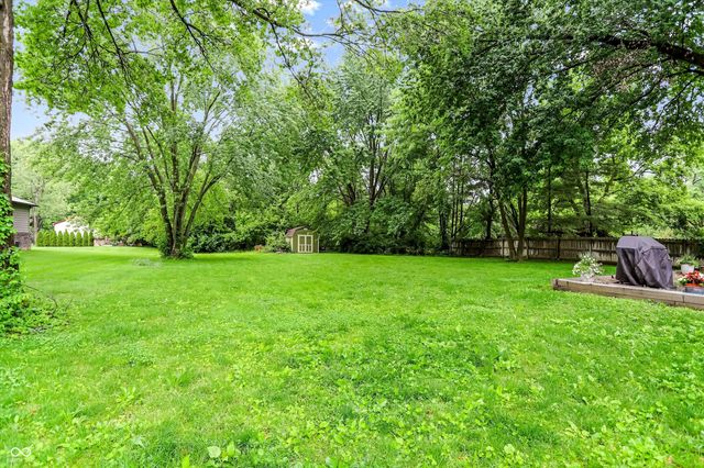 734 N Peterman Road, Greenwood, IN 46142