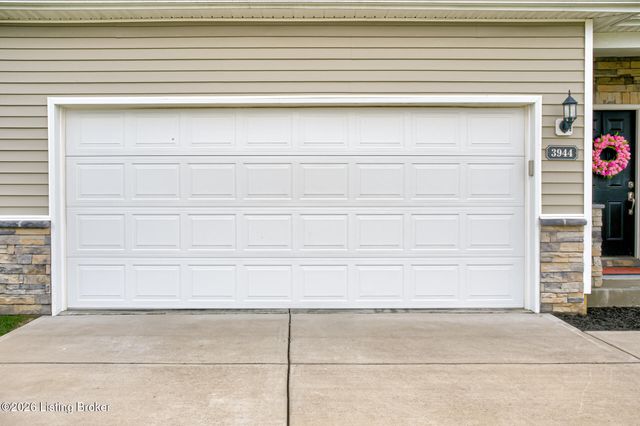 3944 Creek Meadow Dr, La Grange, KY 40031