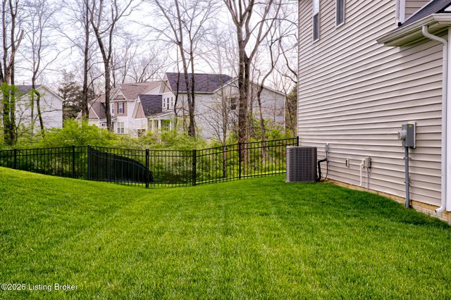 3944 Creek Meadow Dr, La Grange, KY 40031