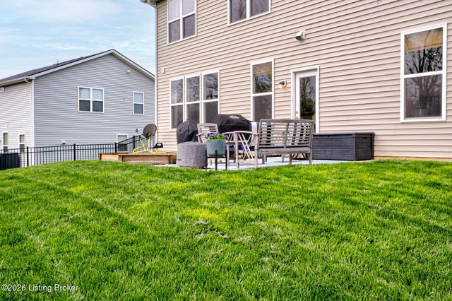 3944 Creek Meadow Dr, La Grange, KY 40031