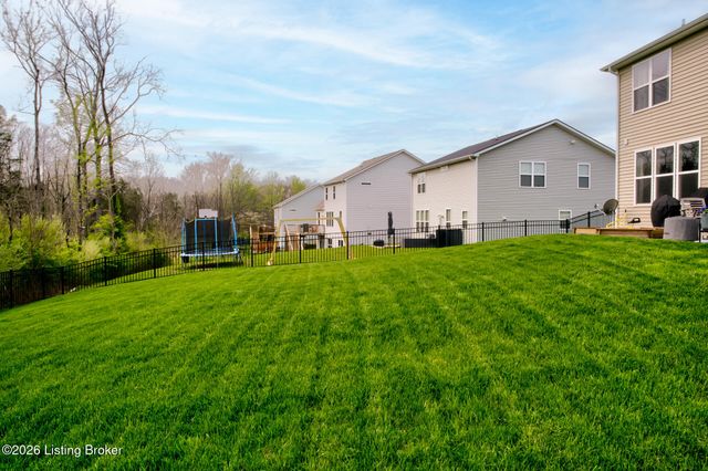 3944 Creek Meadow Dr, La Grange, KY 40031