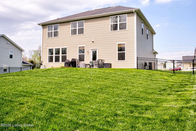 3944 Creek Meadow Dr, La Grange, KY 40031