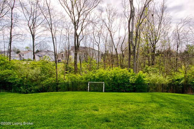 3944 Creek Meadow Dr, La Grange, KY 40031