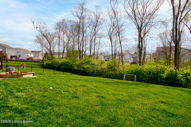 3944 Creek Meadow Dr, La Grange, KY 40031