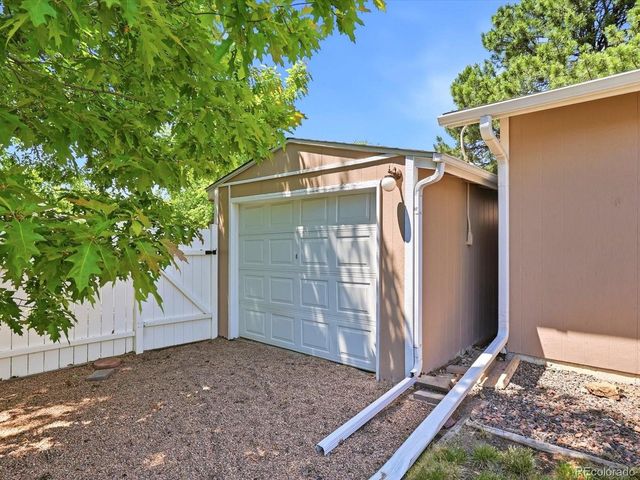 11972 E Louisiana Ave, Aurora, CO 80012
