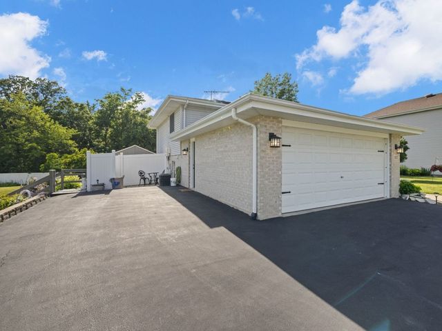 903 Prescott Drive, Joliet, IL 60432