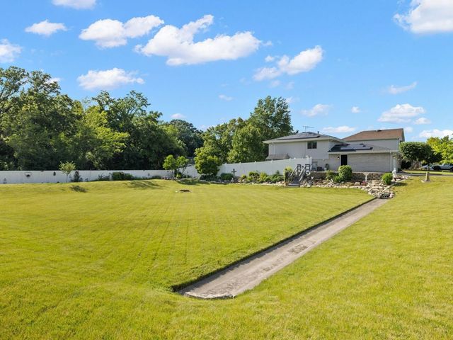 903 Prescott Drive, Joliet, IL 60432