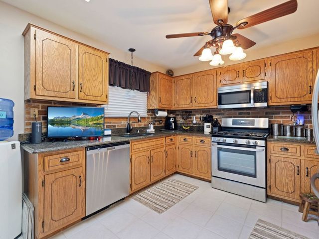 903 Prescott Drive, Joliet, IL 60432