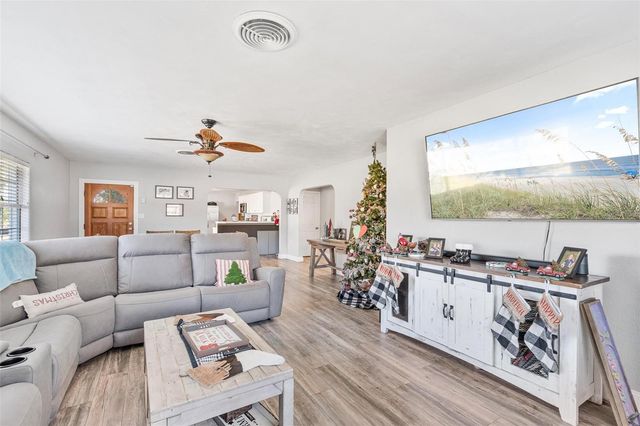 15836 WILSON PARRISH ROAD, Umatilla, FL 32784