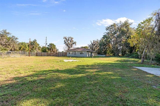 15836 WILSON PARRISH ROAD, Umatilla, FL 32784