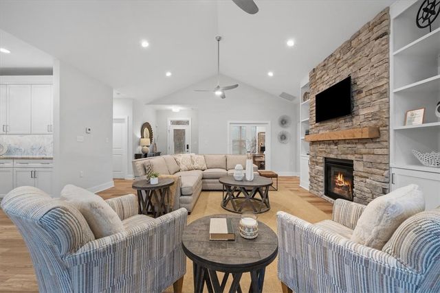 104 Ridgewood Heights Dr, West Deer, PA 15101